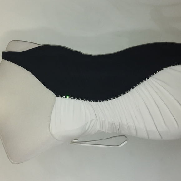 Cache Black And White Off One Shoulder  Size 6 Vintage Full Length - Picture 1 of 15